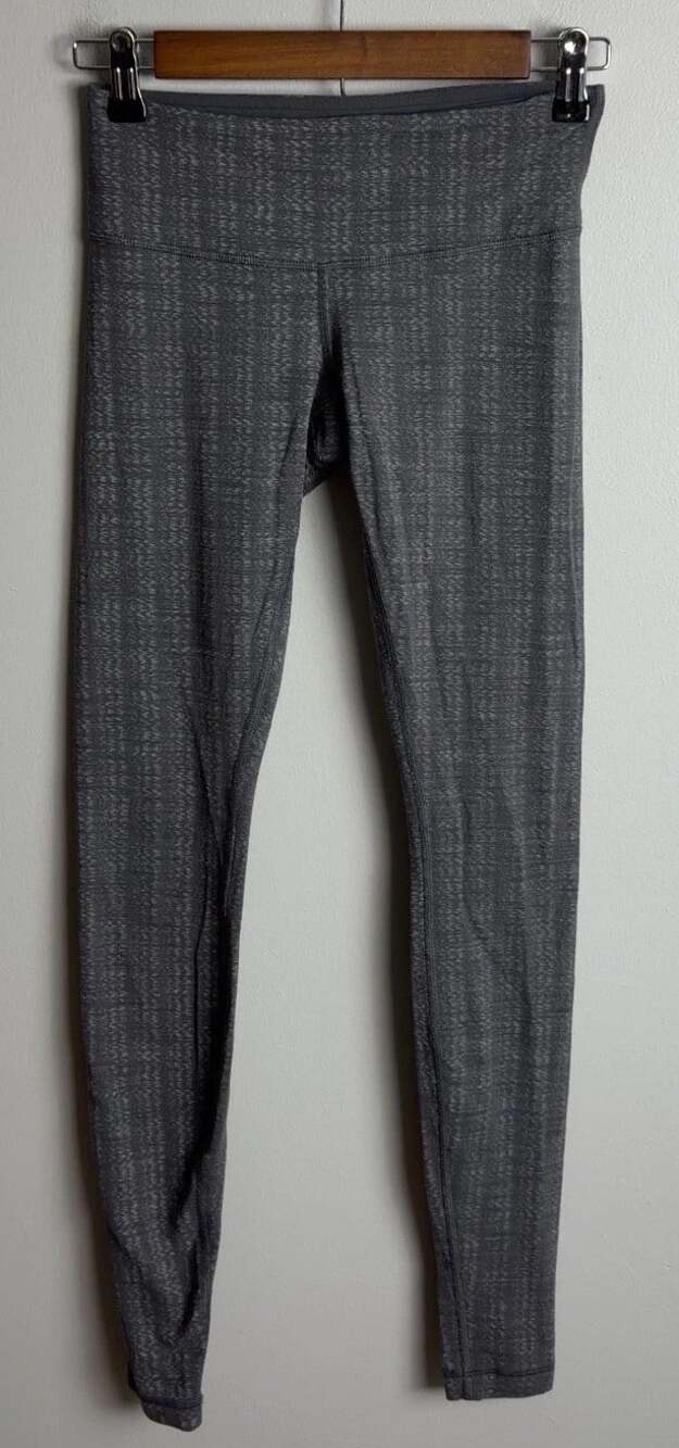 Lululemon Grey Geometric Pattern Athletic Yoga Tight Leggings Measurements